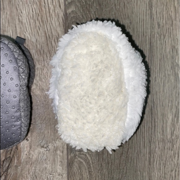 Old Navy Baby Slippers Quilted 3-6 Months Gray - Picture 5 of 13